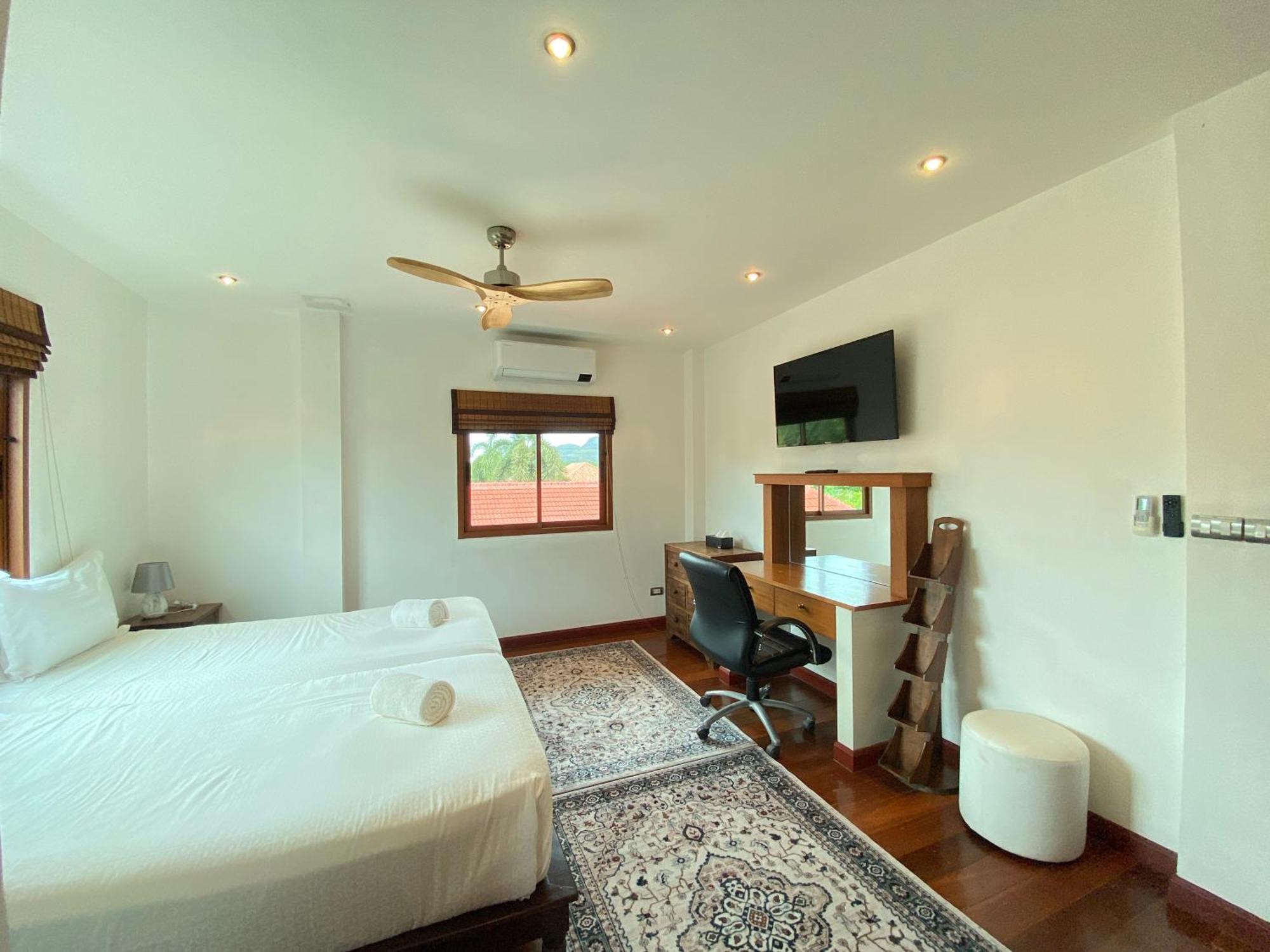 Tropical 6 Bedroom Sanctuary *